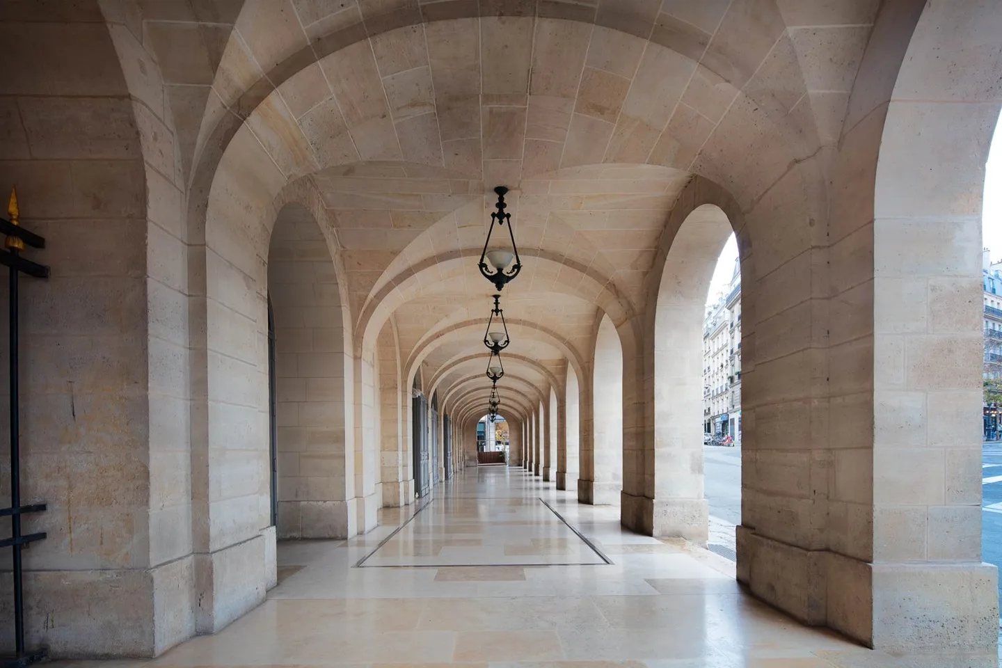 Sourire éclatant — dentisterie cosmétique à Paris